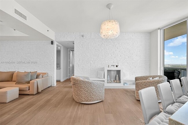 Building Photo - 15901 Collins Ave