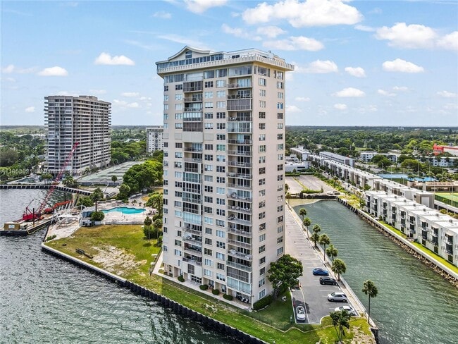 Building Photo - 11111 Biscayne Blvd
