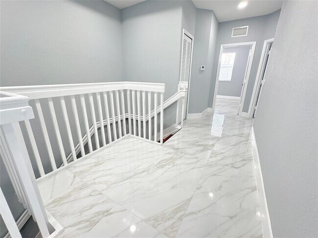 Building Photo - 2310 Shoma Ln
