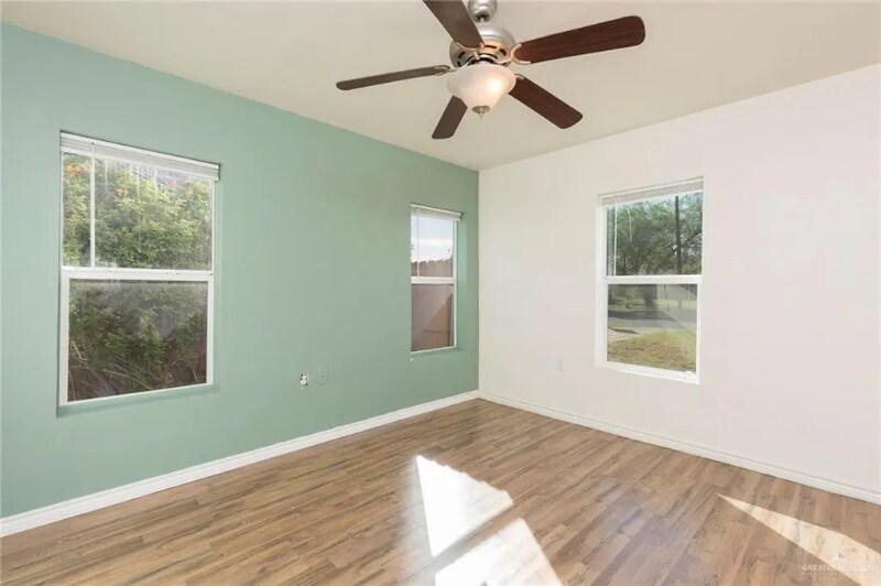 Building Photo - 816 Ivy Ave