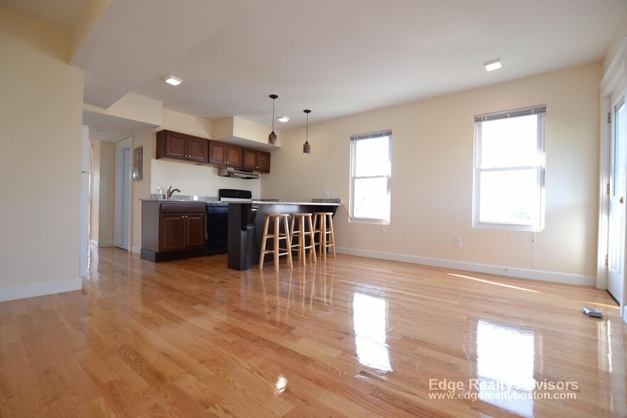 Building Photo - 21-23 Weitz St. Unit 2