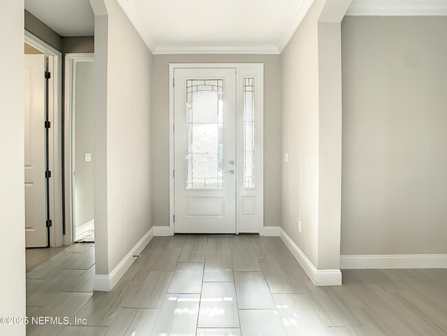 Building Photo - 380 Brybar Dr