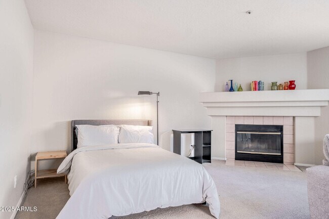 Building Photo - 8842 E Palm Ridge Dr