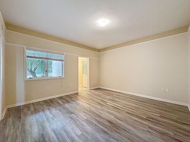 Building Photo - Exquisite Lake County Home with Lake Harris Views