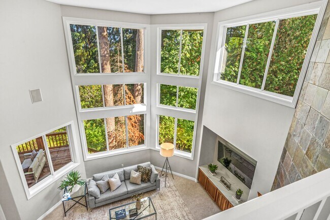 Building Photo - Luxury 4 bed 4 bath home in Lakemont, Bellevue