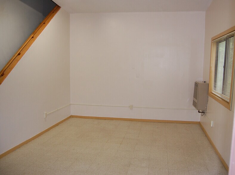 Building Photo - 74 Walling Rd