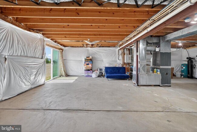 Building Photo - 40 Gina Dr