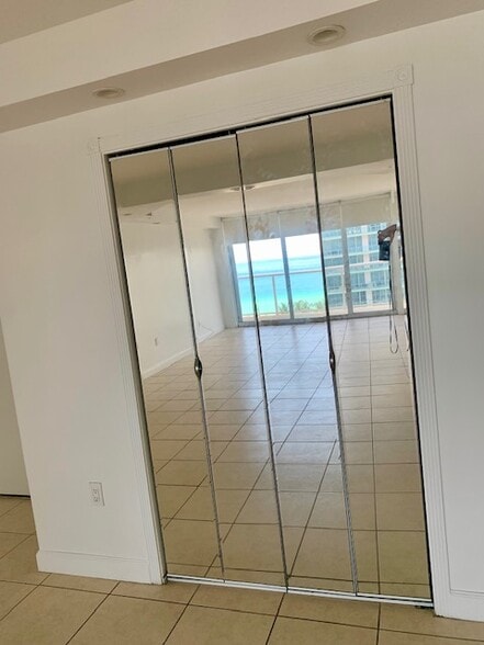 Building Photo - 5750 Collins Ave