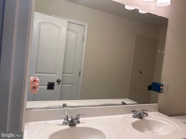 Building Photo - 9623 Smithview Pl