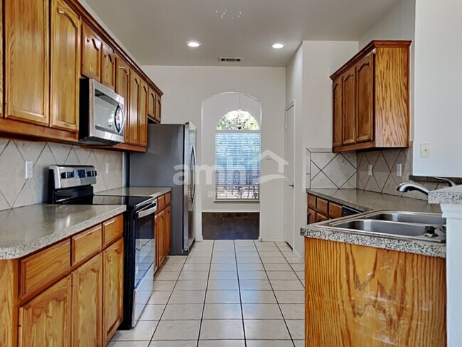 Building Photo - 14300 Cedar Post Dr