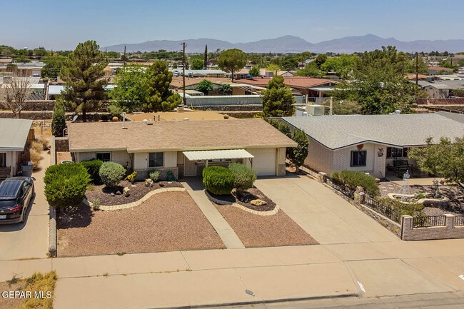 Building Photo - 2125 Pacheco Dr