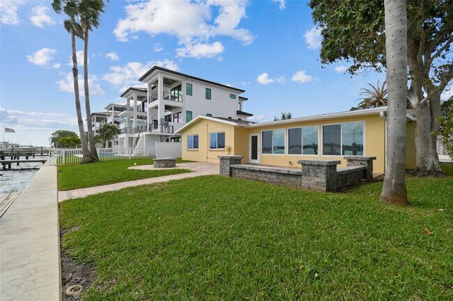 Building Photo - 11245 9th St E