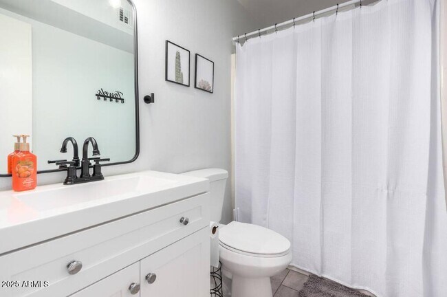 Building Photo - 2351 E Pebble Beach Dr