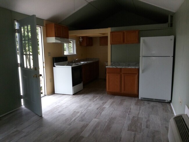 Building Photo - 480 Oak Ridge Club Rd