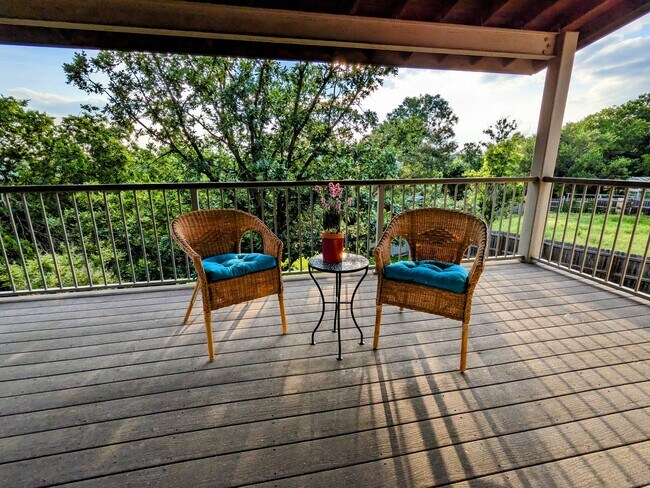 Building Photo - 6815 Bayridge Ter