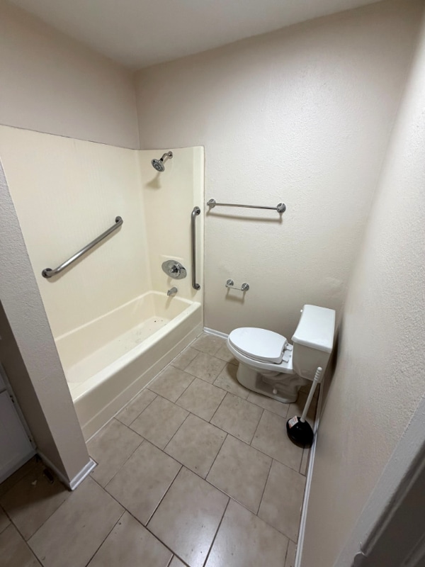 Building Photo - 360 N San Antonio Ave