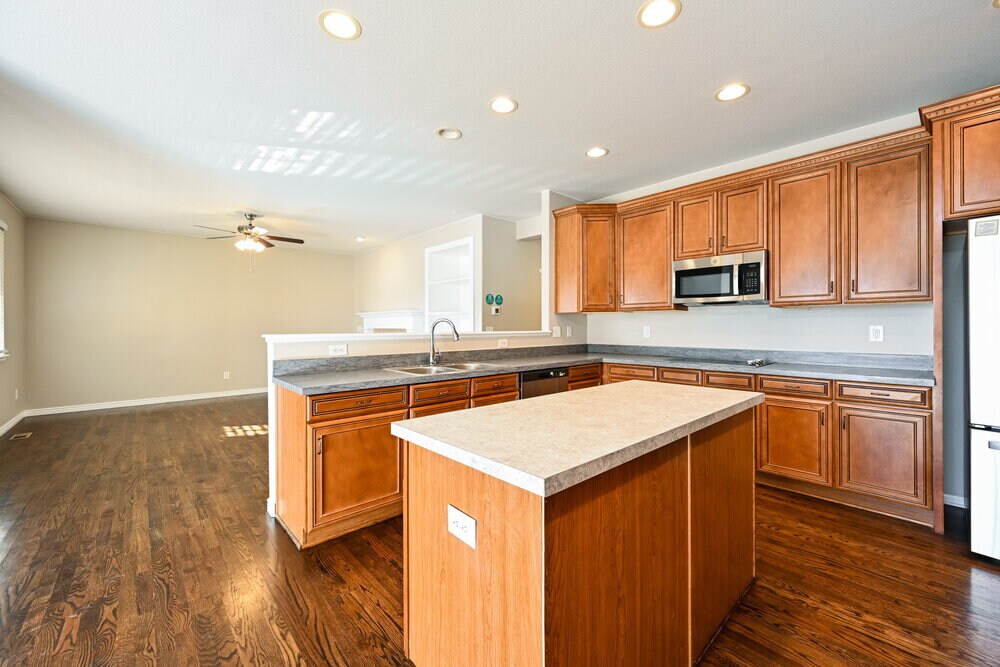 Building Photo - 17860 Domingo Dr