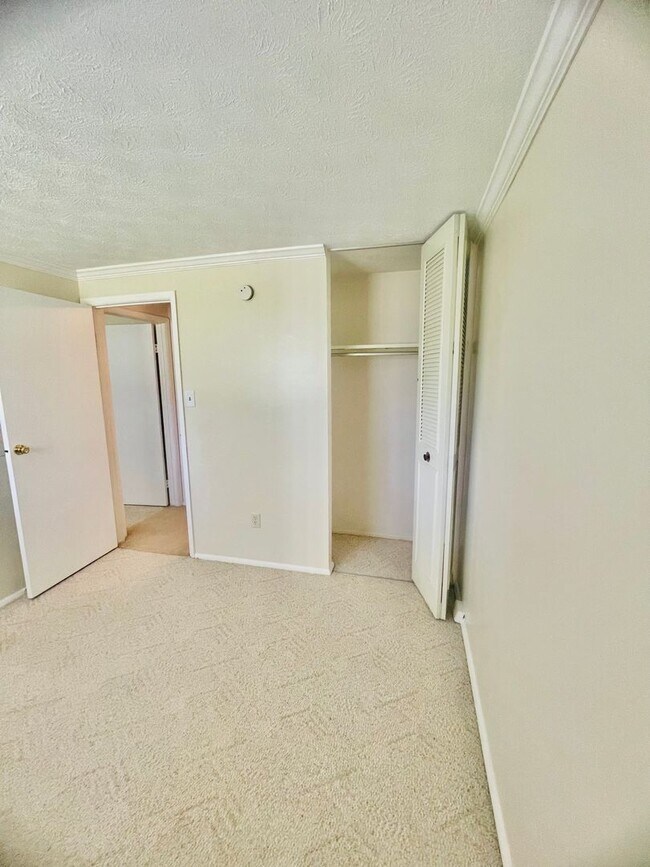 Building Photo - 3 bed- 1.5 Bath- Bridgeville Pa
