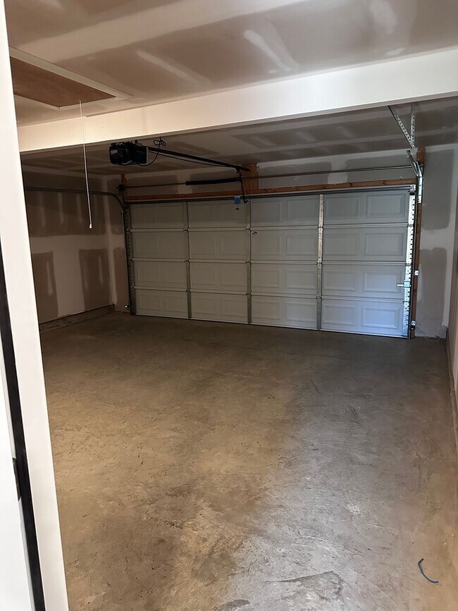 Building Photo - 2025 Home for Rent!