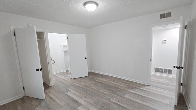 Building Photo - Monetta Apartments