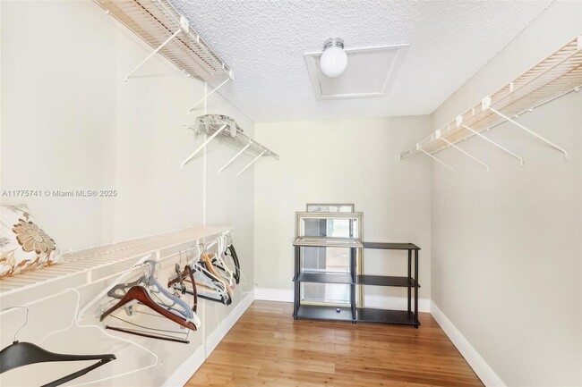 Building Photo - 2703 Nassau Bend