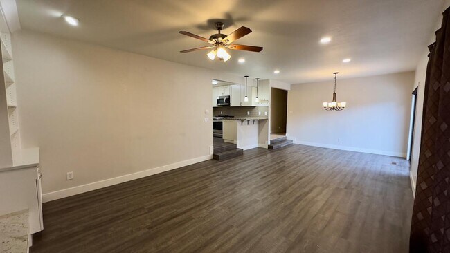 Building Photo - 410 N 250 W