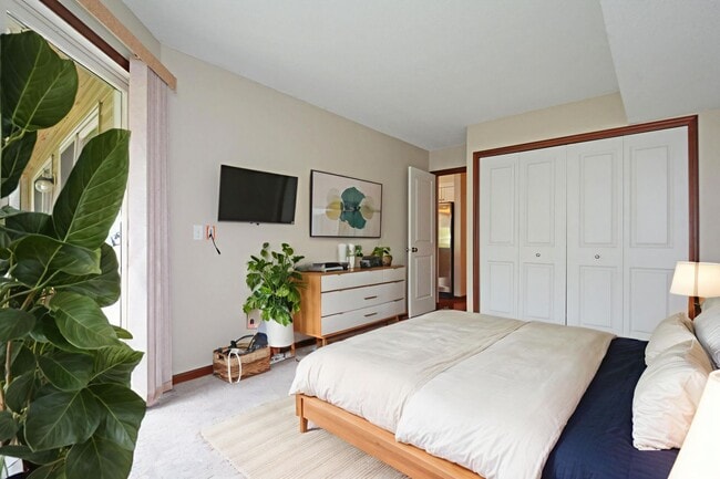 Building Photo - Condo on the St. Croix River