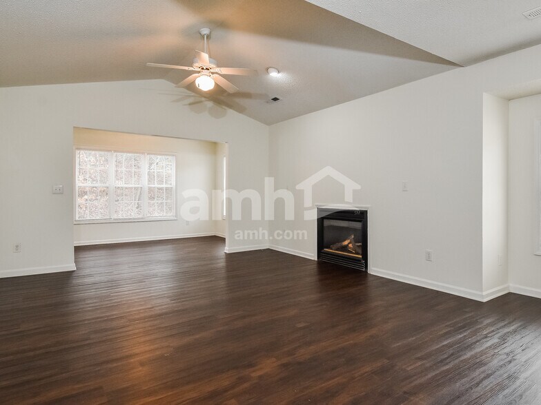 Building Photo - 137 Cameron Way Cir