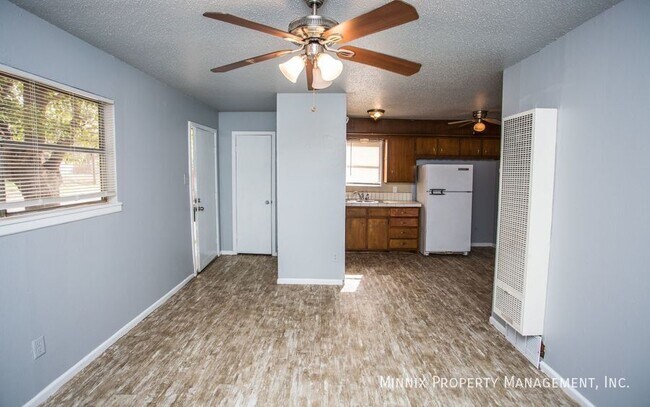 Building Photo - 3104 Ave. N-