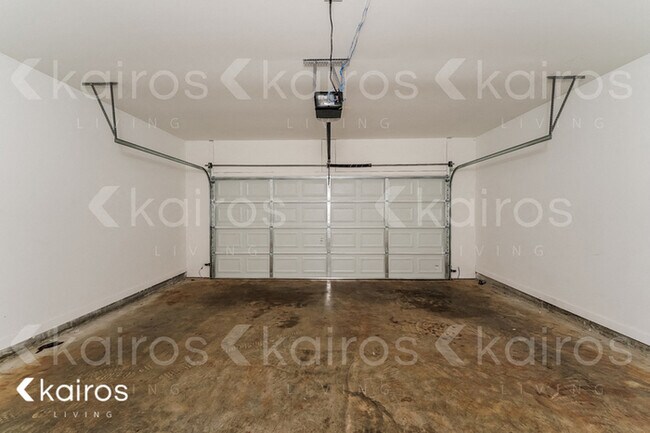 Building Photo - 131 Maple Leaf Dr