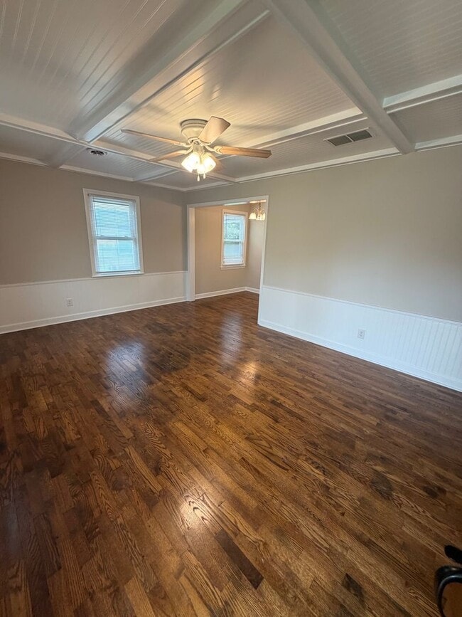 Building Photo - 2 Bedroom / 1.5 Bath Home in Kingsport TN