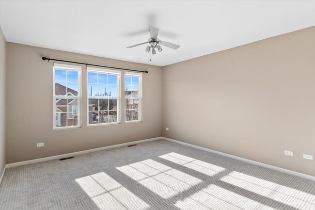 Building Photo - 2942 Madison Dr