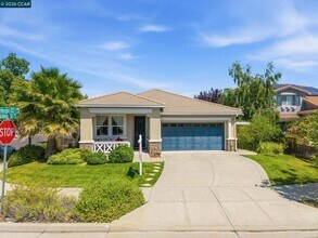 Building Photo - 2271 Montecito Ct