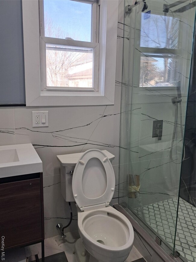 Building Photo - 160 Garfield Ave