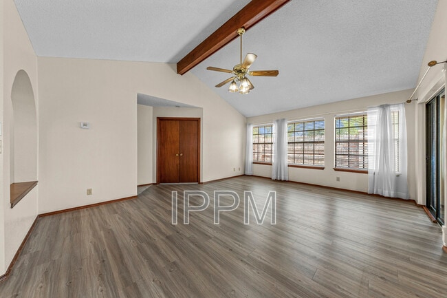 Building Photo - 138 Willow Cir