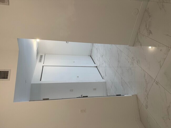 Building Photo - 488 NE 18th St