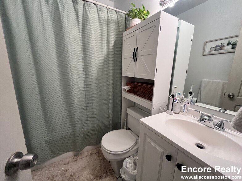 Building Photo - 19 Garrison St