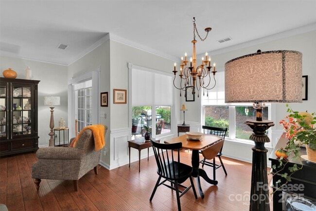 Building Photo - 28112 Song Sparrow Ln