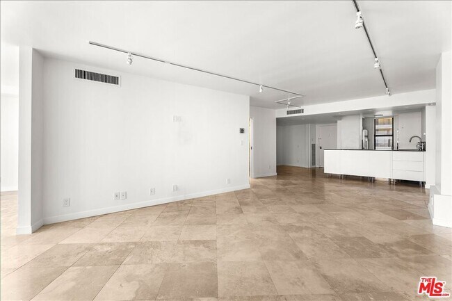 Building Photo - 4314 Marina City Dr