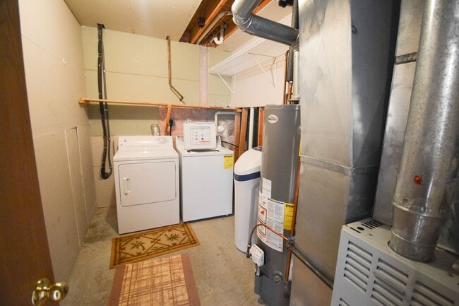 Building Photo - Bright 4 Bed, 2 Bath Home For Rent — Available Now!