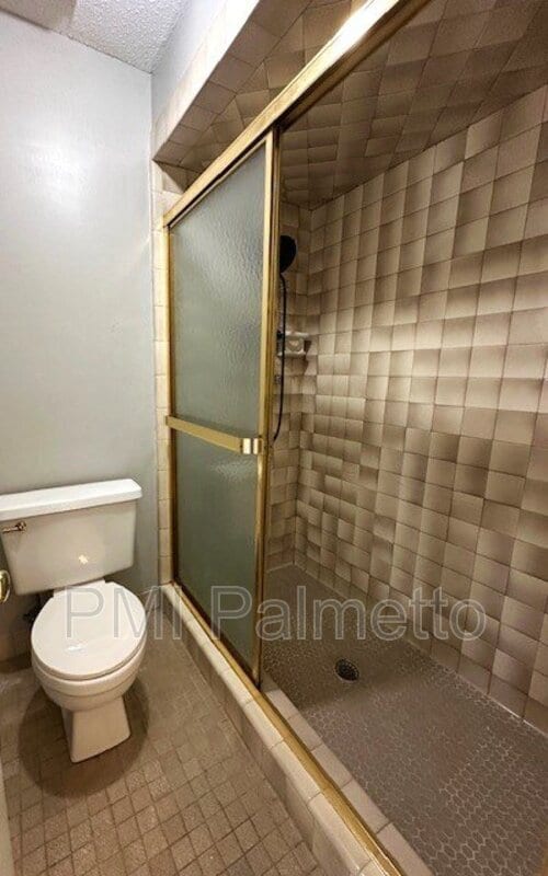 Building Photo - 105 Larkspur Ct