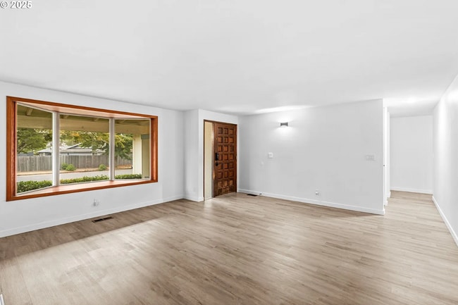 Building Photo - 4BD, 2.5BA Home located in the desirable Churchill Neighborhood!