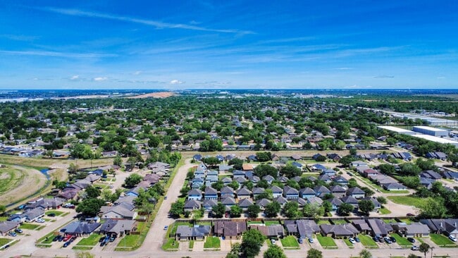 Building Photo - 16425 Monte Carlo Ln