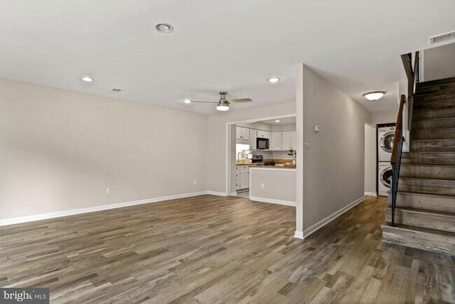 Building Photo - 3875 Steppes Ct
