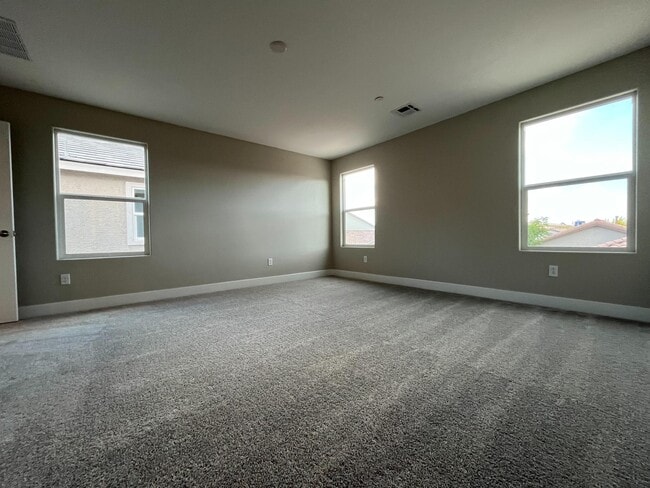 Building Photo - 6575 Dove Pt Pl