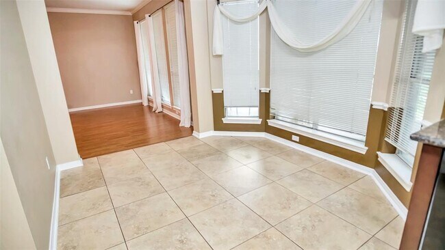 Building Photo - 2808 White Oak Ln