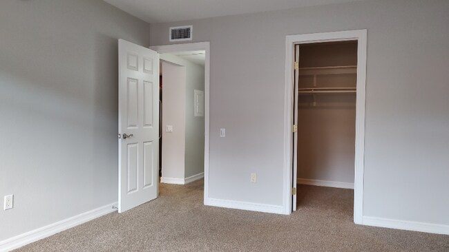 Building Photo - 15283 Maturin Dr