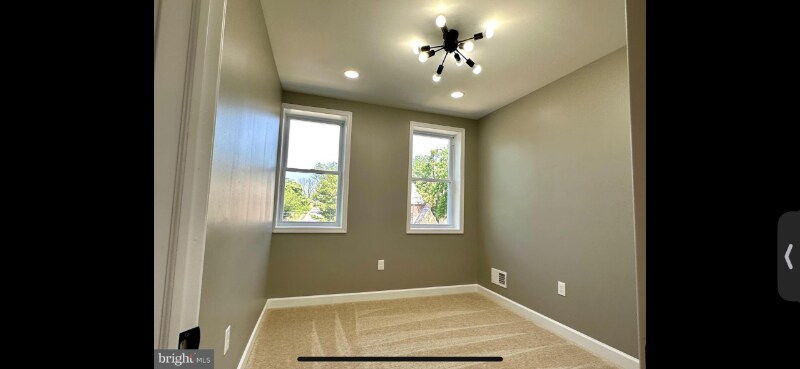 Building Photo - 4033 Woodhaven Ave