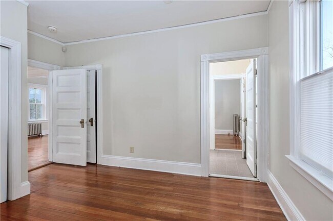 Building Photo - 128 Congdon St