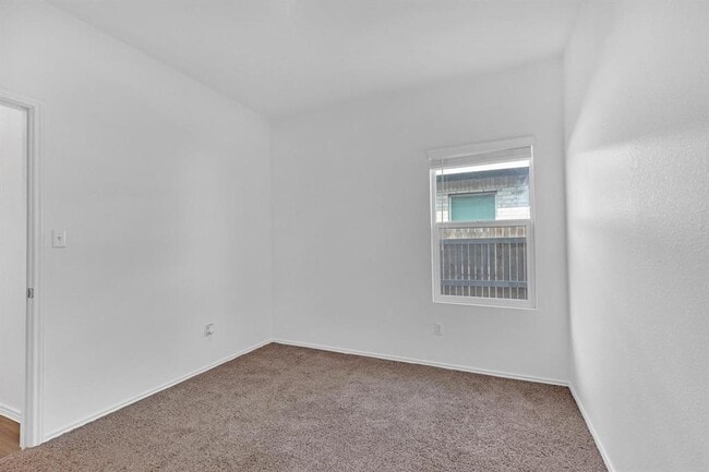 Building Photo - 219 George Neggan Ln